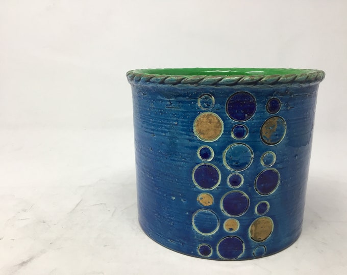 Vintage, Mid-century Modern, Planter Pot Cachepot in Rimini Blue ,  by Aldo Londi for Bitossi, Italy circa 1960s