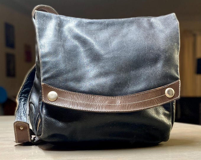 Vintage Andrea Mabiani Luxurious Unisex Leather Crossbody Messenger Bag | Black, Saddle Brown & Red | Brass Hardware