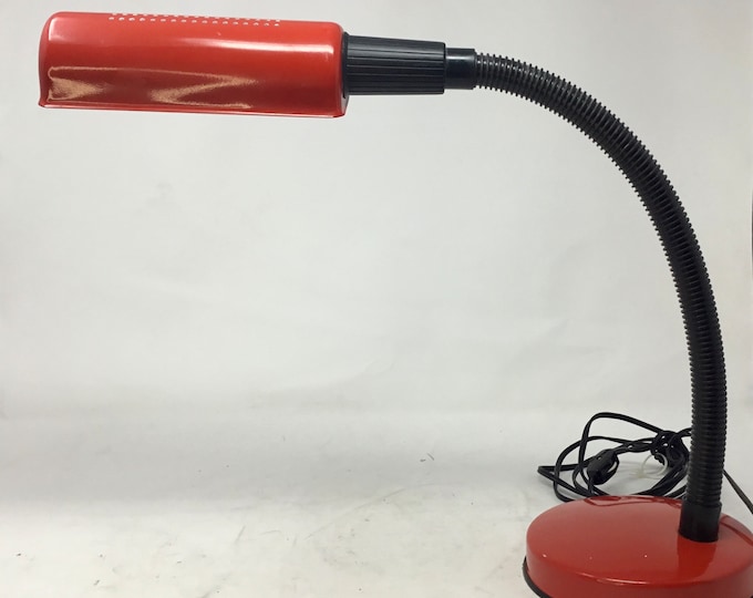 Vintage Veneta Lumi Gooseneck Task Lamp - Chic Italian Design in Vibrant Red