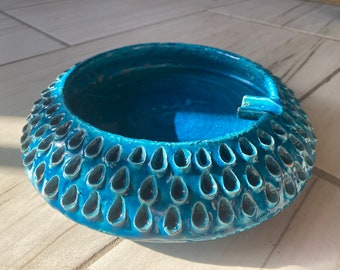 Vintage, Mid-century Modern,  Italian Ceramic Ashtray in Rimini Blue by Aldo Londi for Bitossi, Italy circa 1950s