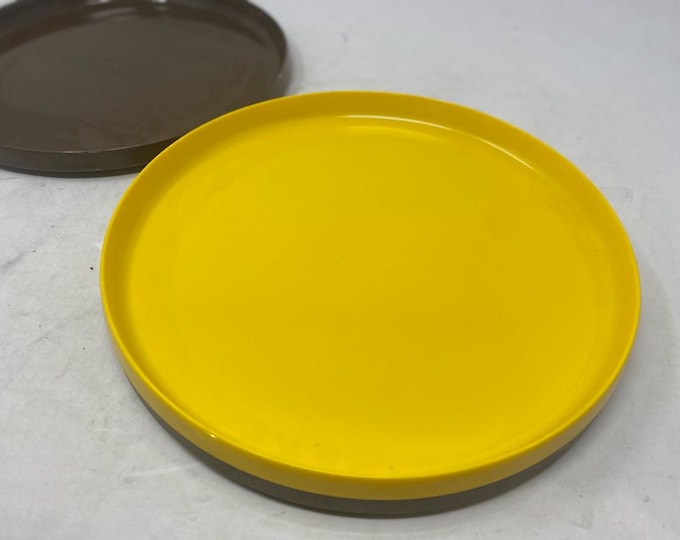 Trio Vintage Oblique Melamine Dinner Plats- -Retro Space AgeDining circa early 1970s