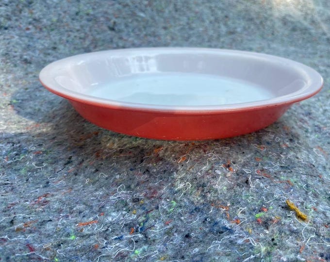 Vintage MCM Pie Plate "209" in Flamingo Pink by Pyrex