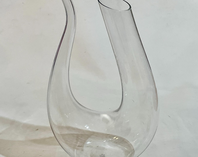 Vintage Sculptural U-Shape Wine Decanter | Classic Swan Design, Mid-Century Modern Barware