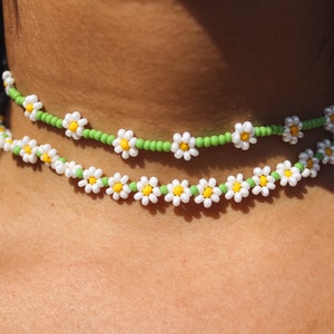 Handgemachte Perlenkette in Modell DAISY oder HANA//Blümchenkette//Glasperlenkette//bunte Perlenkette Bild 4