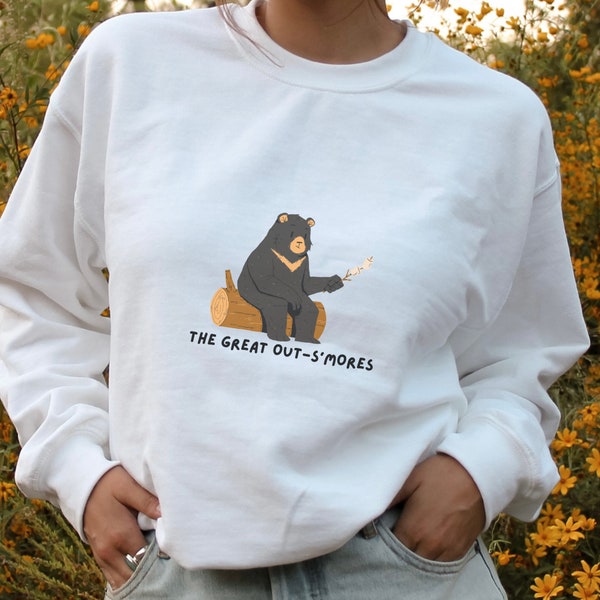 Bear S'mores Sweatshirt, Camping Sweatshirt, Hiking Sweatshirt, Wanderlust sweatshirt, Nature lover shirt, camping gift, outdoors gift