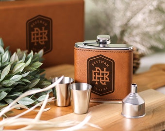 Custom Monogram Groomsman Engraved leatherette Flask Set, Personalized flask, Best Man gift, Groomsmen gift, Father of the bride gift