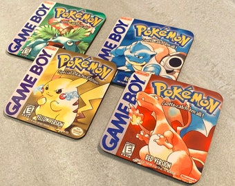 Pokémon Rouge Bleu Jaune Vert Coasters / Cadeau / Pièces d’affichage - Generation One Video Game Box Art pour Game Boy - Ensemble de 4