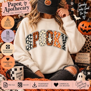 Puede incluir: Una sudadera beige de cuello redondo con la palabra SPOOKY en letras grandes. Cada letra tiene un patrón único que incluye fantasmas, cuadros naranjas y negros, estrellas, motivos florales y lunares naranjas y negros.