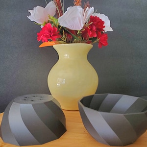 small planter, succulent pot, gift for her or him , desk planter , small pot, small pot. Small vase