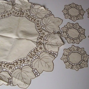 Doilies, Lace, Round, Floral, Tableware, Linen, Decorative, Vintage, SALE