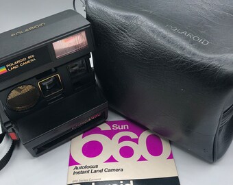 Polaroid 600 Land Camera Sun 660 Autofocus with Case