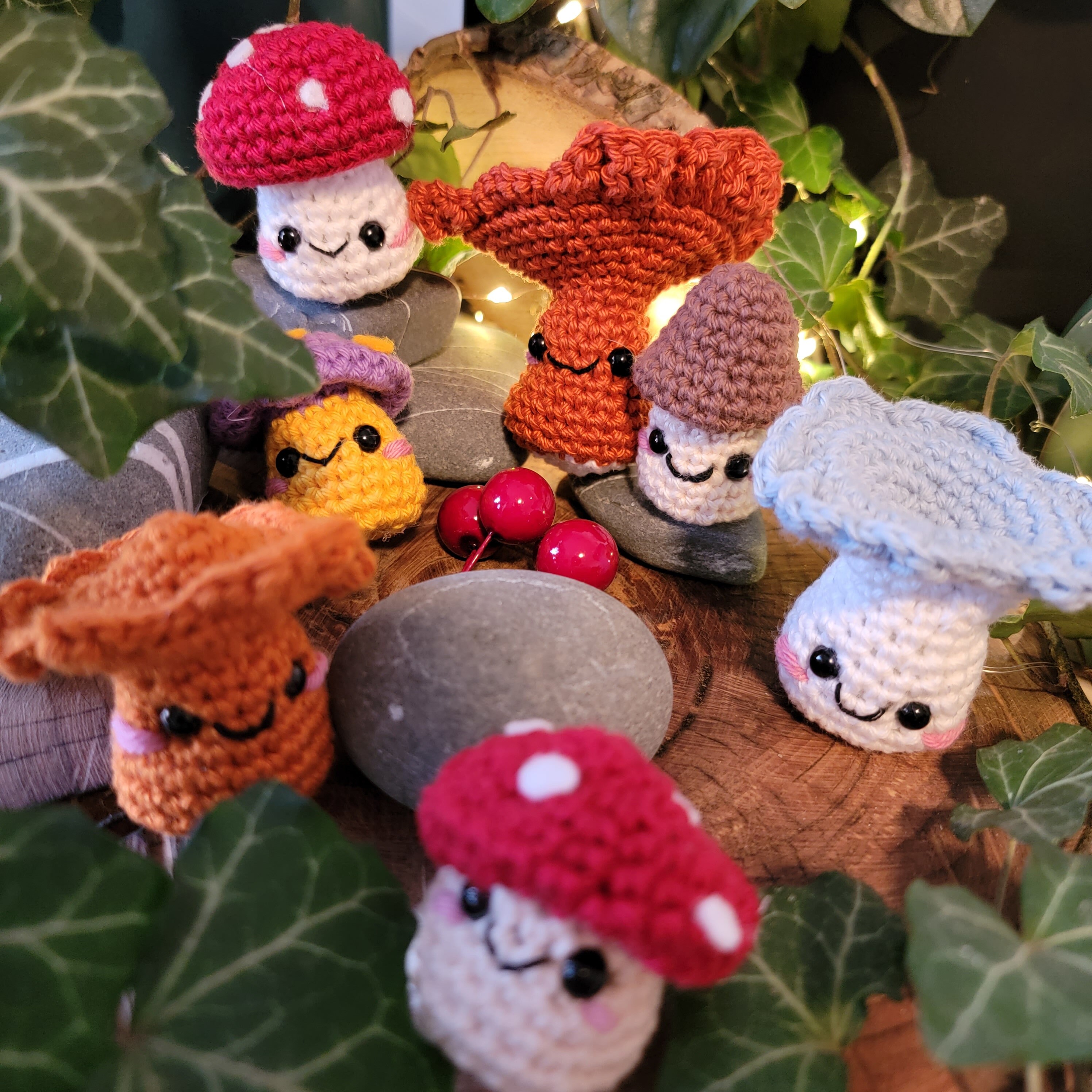 Mini Crochet Pop-up Mushroom Lucky Charm Gift Anti-stress Emotional Support  Handmade Collection Grigri 