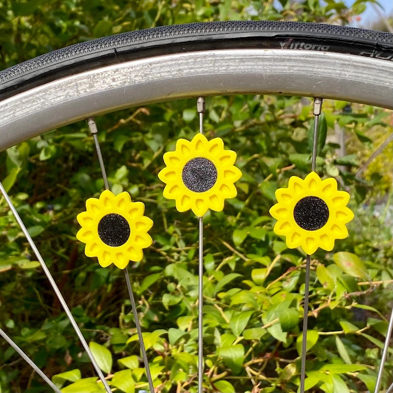 Decorações de Girassol para Raios de Bicicleta (x6) - Decorações de margarida para bicicleta - Presente de flor para raios de bicicleta - Presente para ciclista, festa de bicicleta ou desfile de bicicletas imagem 3