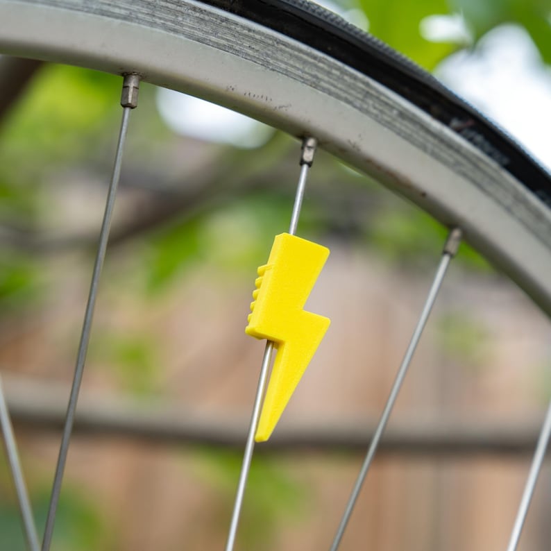 6 decorazioni per bicicletta a forma di fulmine, decorazioni per raggi per bicicletta a forma di fulmine, accessori per bici elettriche a forma di fulmine, decorazioni per bici elettriche Thor immagine 5