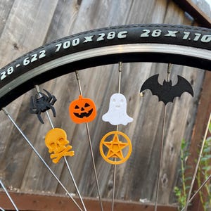 6x Fledermaus Fahrrad Speichen Dekorationen - gruseliges Fahrrad Geschenk, Gothic Fahrrad Dekoration, Fledermaus Fahrradzubehör, Fledermaus-Radfahrer Halloween Geschenk Bild 7