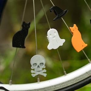 6 decoraciones de calavera para bicicleta, decoraciones de radios, regalos para bicicletas, calavera y huesos cruzados, regalo de bicicleta gótica, accesorios de calavera para bicicleta imagen 7