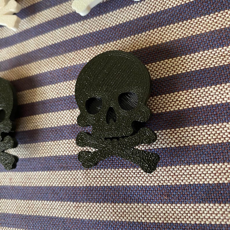 6 decoraciones de calavera para bicicleta, decoraciones de radios, regalos para bicicletas, calavera y huesos cruzados, regalo de bicicleta gótica, accesorios de calavera para bicicleta imagen 5
