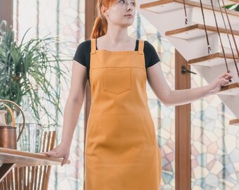 Personalized Cross Back Apron with Welted Pocket - Stylish and Functional Apron