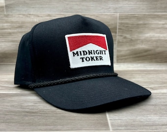 Midnight Toker Patch auf großem schwarzem Retro Strickhut