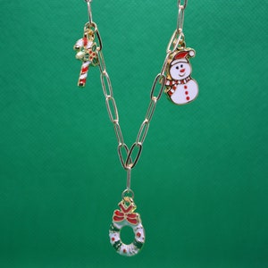 Colar com pingente de Natal, presente de Natal, joias de Natal, árvore de Natal, boneco de neve, Papai Noel secreto, colar feito à mão com contas de personalidade adulta