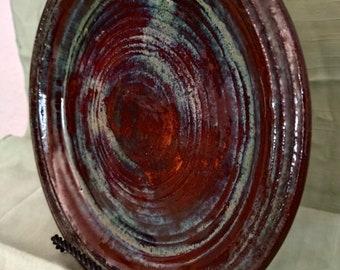 Glossy ceramic plate