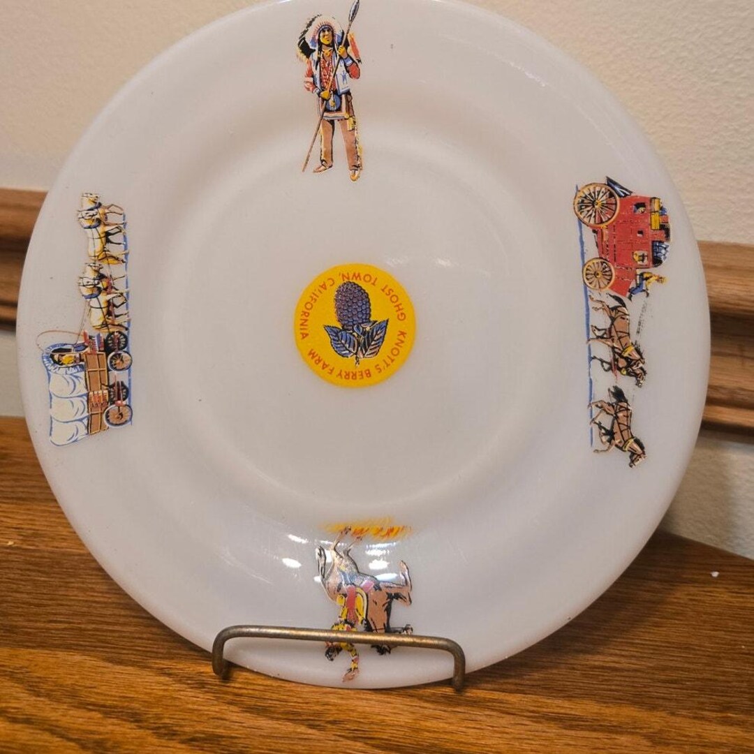 HTF Anchor Hocking Milk Glass Decaled Knotts Berry Farm Souvenir Plate ...