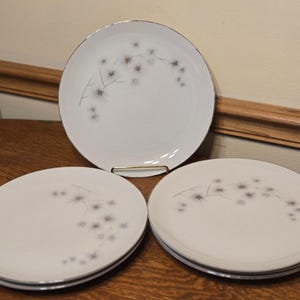 MCM Creative Fine China Platinum Starburst Luncheon Plates 1014 Japan