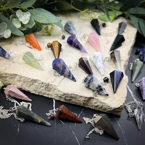 PENDULUM, CRYSTAL Pendulum, DOWSING Pendulum, Spiritual Healing Faceted Cone Pocket Pendulum with Chain Divination Tools