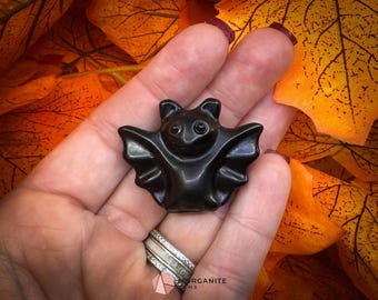Halloween Bat Carving – Yooperlite & Obsidian Variants | 1.2″ × 1.6″ × 0.5″ | 20g Crystal Figurine