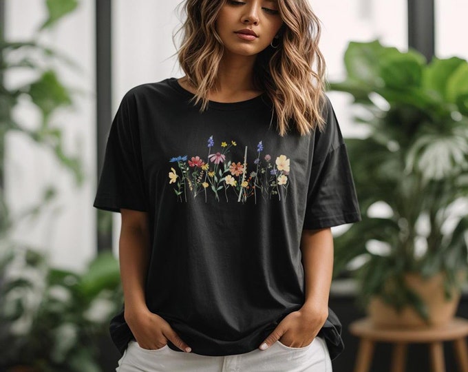 Floral Garden Graphic Tee - Vintage Botanical Flowers T-Shirt - Wildflower 001
