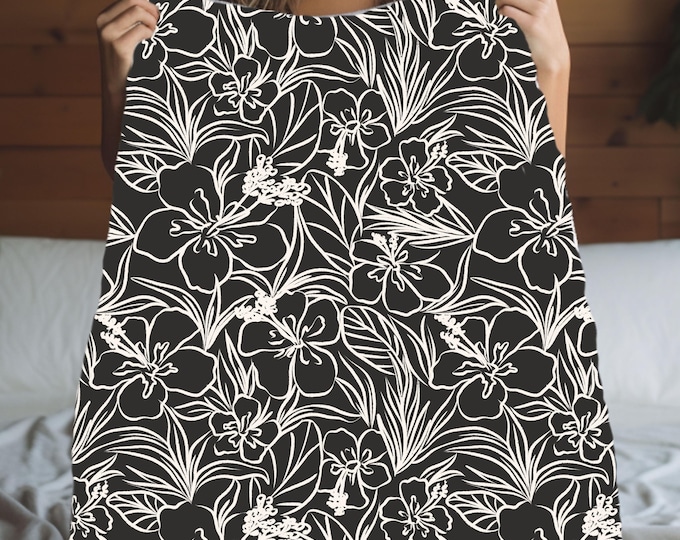 Black and White Hibiscus Floral Print Blanket - Cozy Tropical Hibiscus Throw - Boho Floral Decor - Throw Blanket Couch - Boho Throw Blanket