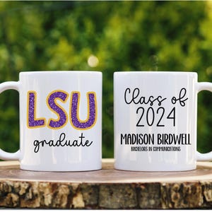 Personalisierte Abschlussbecher Geschenk für ihre Tochter Abschlussgeschenk für College Faux Glitter Tumbler für 2025 Graduate Masters Degree Grad