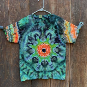 Grünes Mandala Eis Tie Dye Shirt Größe M