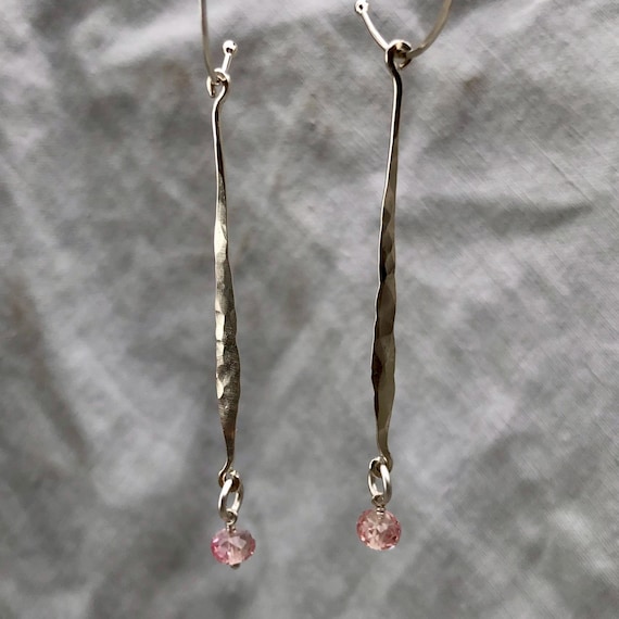 Hammered drop earrings in argentium sterling silver with microfaceted pink sapphires // Kinetic sculptural September birthstone earrings