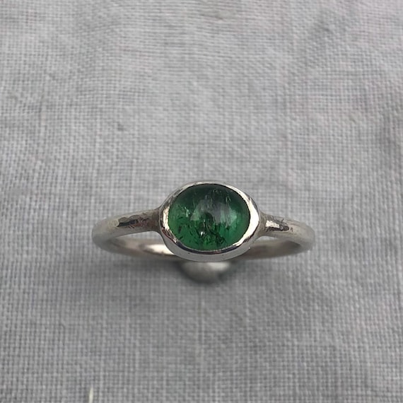 Green tourmaline ring in argentium sterling silver // U.S. size 8 1/2