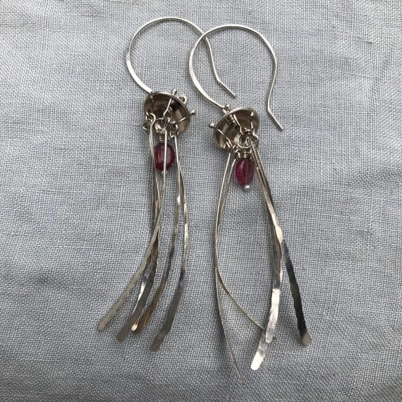 Jellyfish earrings in argentium sterling silver with pink tourmaline // Kinetic sculptural pink tourmaline earrings