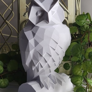 Chouette nocturne - impression 3D - figurine LowPoly - sculpture - oeuvre d&#39;art - objet décoratif - décoration - cadeau