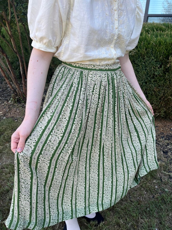 Vintage Cottagecore Skirt Circa 1930's Green and … - image 2