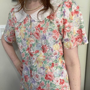 1980s Floral Cotton Blouse with Eyelet Peter Pan Collar, Pinks, Coral