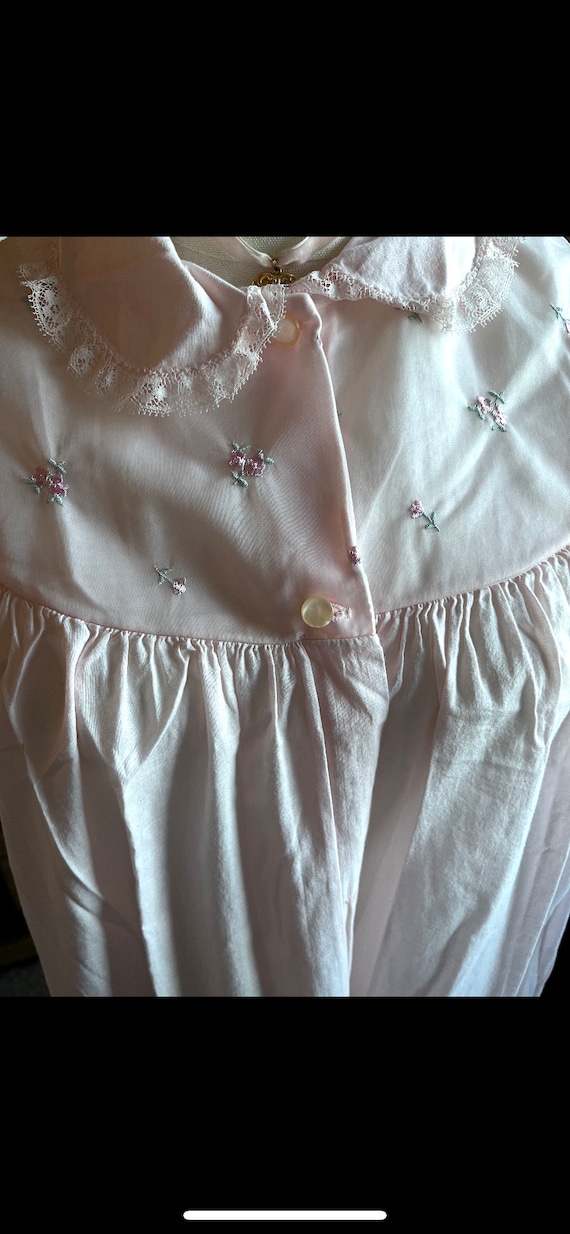 Gorgeous soft pink nightgown ~ robe with roses and