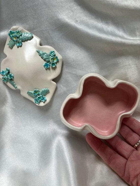 Beautiful Hand painted Lidded 1950s Jewelry Dish … - image 8