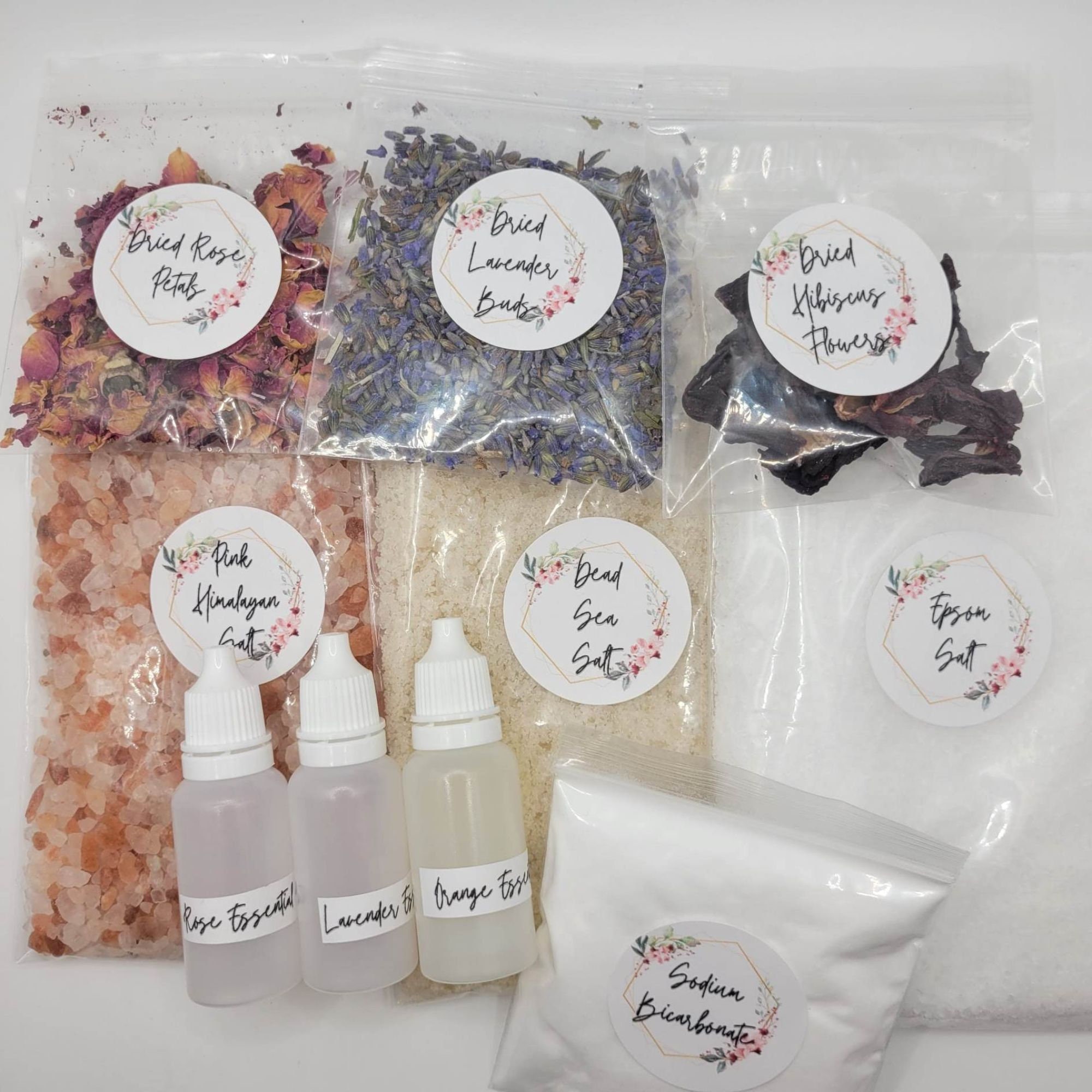DIY Gift Kits Bath Bomb Kit (Deluxe) 8 All Natural Essential Oils and  Recipe Pack Makes 12+ DIY Cupcake Mold Bath Bombs, Gift Box Included.