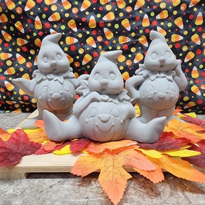 3 Kürbis Bauchgeister aus Bisquitporzellan von Clay Magic.