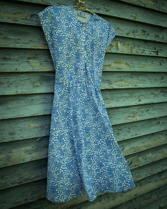 Vintage Blue and White Floral Print Dress - image 2