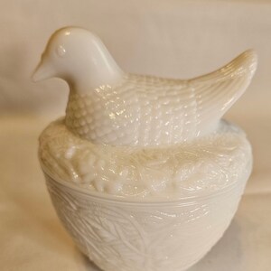 Avon Dove Milk Glass Candy Dish with Lid-Vintage 1970s Avon Dove Trinket Box-Milk Glass Jewelry Box with Bird Design-Vintage Gift For Her
