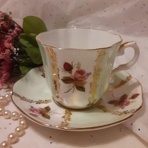 Royal Grafton England Bone China Roses Teacup and Saucer Set, Royal Grafton Footed Teacup and Saucer Pink Roses Gilded Trim, Teacup Saucer