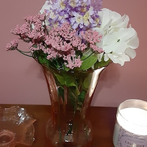Vintage Pink Depression Glass Vase, Pink Flower Vase, Large Scalloped Edge Vase