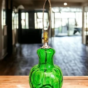 Vintage Mid Century Modern Green Art Glass Table Lamp