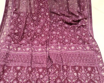 Bellissimo sari Chikankari in georgette con lavorazione in sequenza