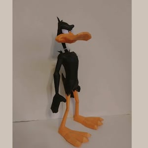Papercraft fai da te Daffy Duck, decorazione della stanza 3D, Low Poly, PDF Papercraft 3D. Modello per la creazione di Daffy Duck 3D, regali, cartoni animati, origami